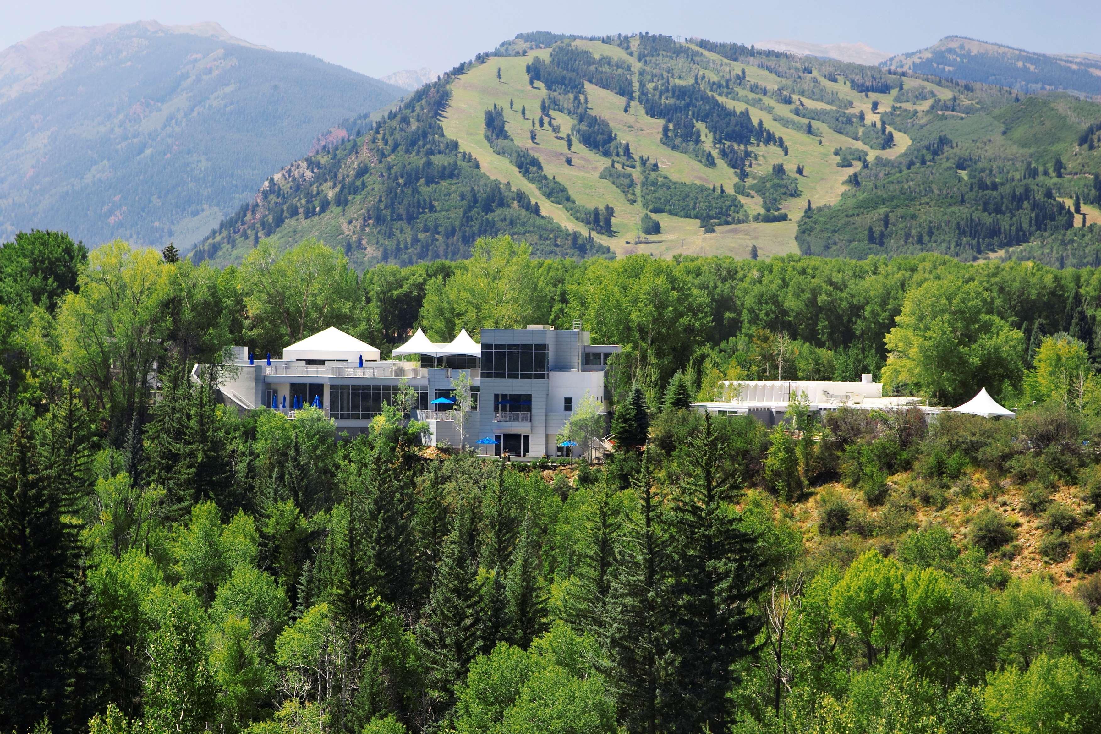 Aspen Meadows Resort Exterior photo