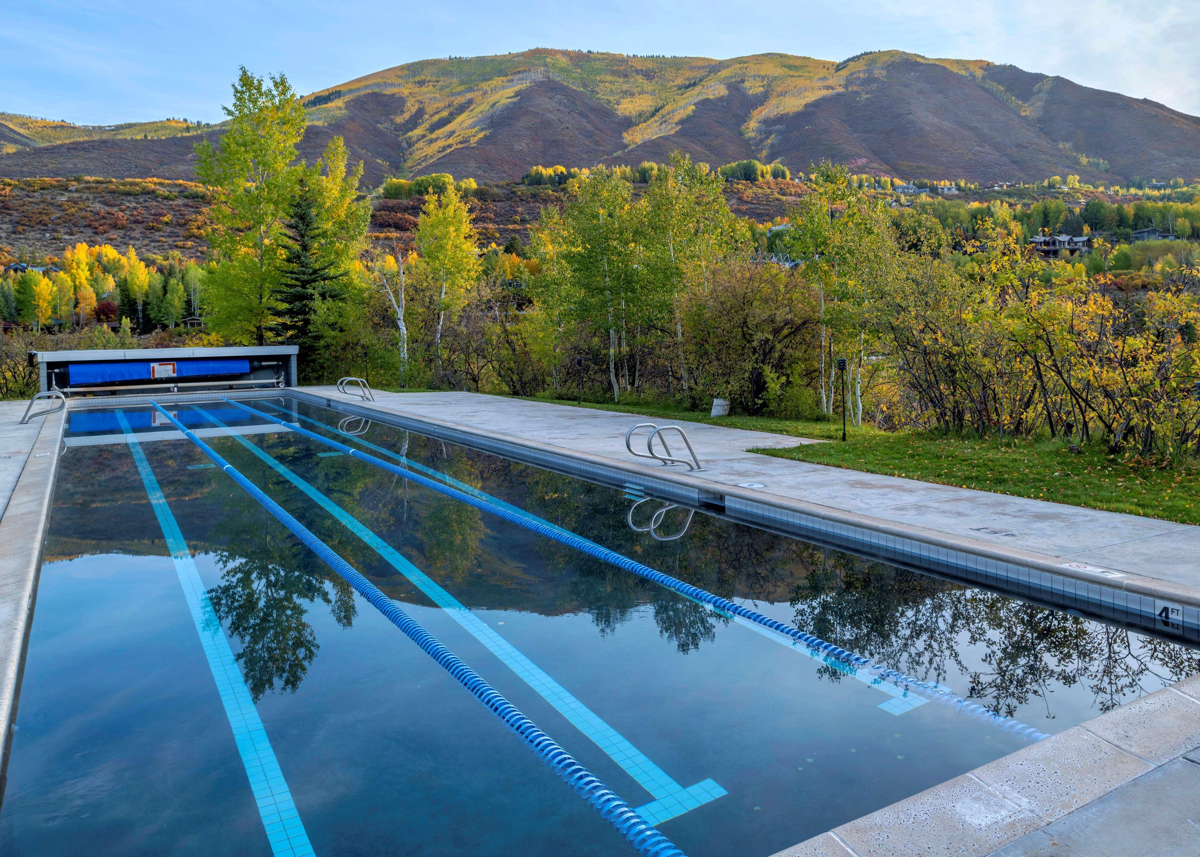Aspen Meadows Resort Exterior photo
