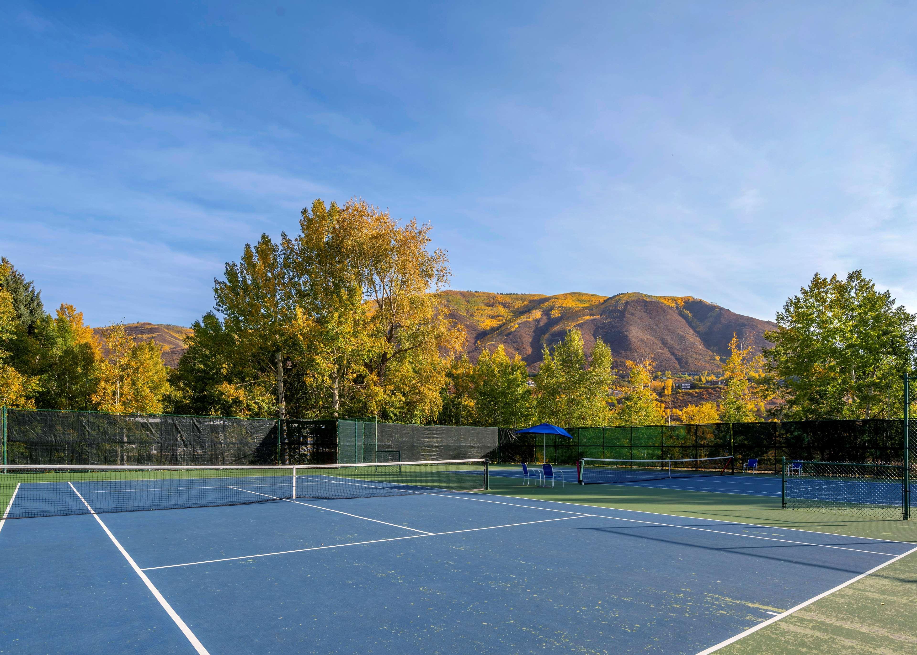 Aspen Meadows Resort Exterior photo