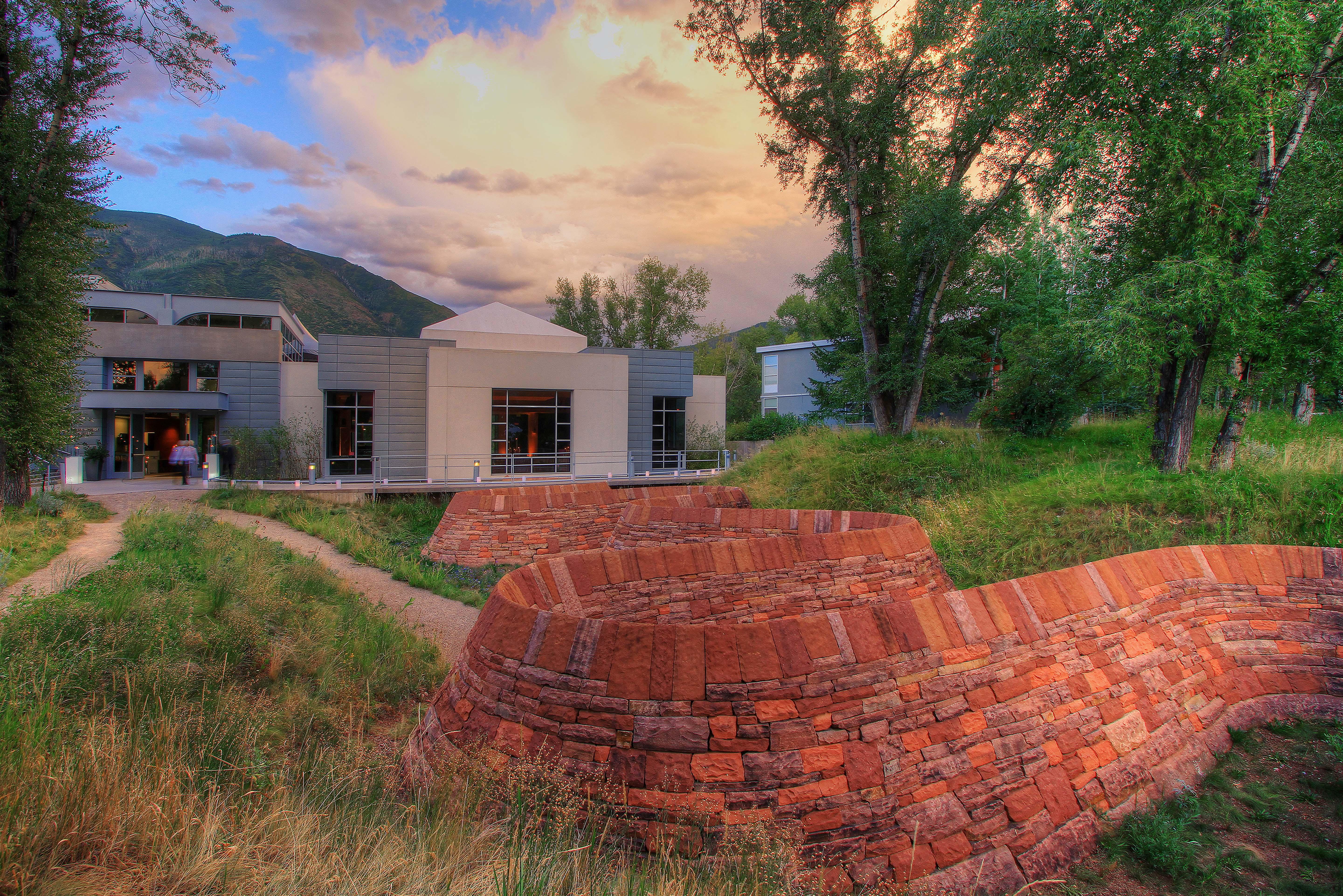 Aspen Meadows Resort Exterior photo